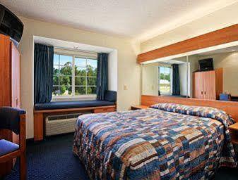 Microtel Inn & Suites By Wyndham Lillington/Campbell University Экстерьер фото