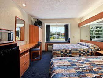 Microtel Inn & Suites By Wyndham Lillington/Campbell University Экстерьер фото