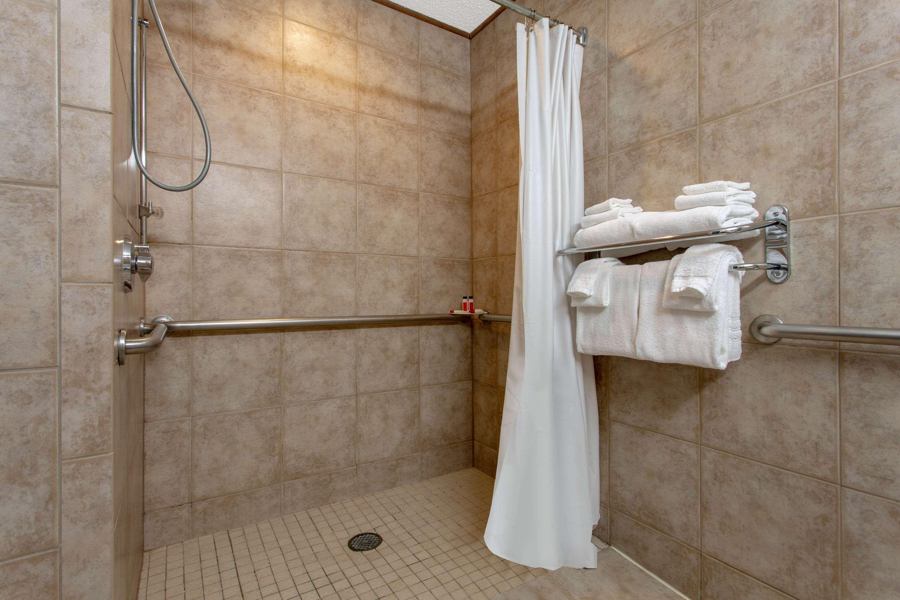 Microtel Inn & Suites By Wyndham Lillington/Campbell University Экстерьер фото